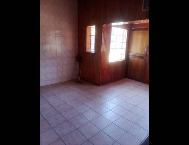 3 BEDROOM HOUSE FOR SALE IN WYCHWOOD